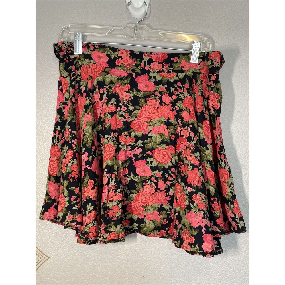 Redberry Skirt Size Large Navy Pink Floral Short